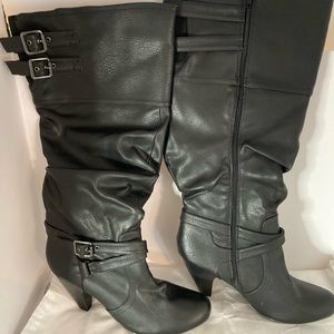 Dolce by Mojo Moxi Black High Top Boots. 9.5